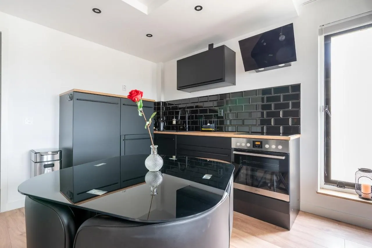 Matti Beach Town House Zandvoort 0*,  Hollanda